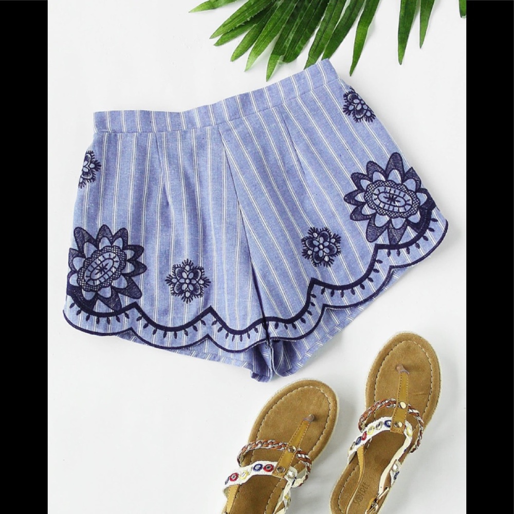 Scallop Edge Embroidered Pinstripe Shorts
